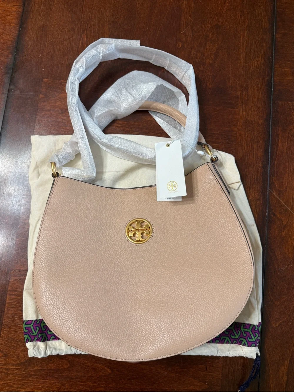Tory Burch Carson Devon Hobo Crossbody Pebbled Leather Hobo Bag in Sand